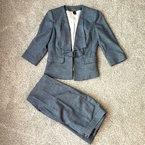 White House Black Market Sz 4/6 blazer and pant suit